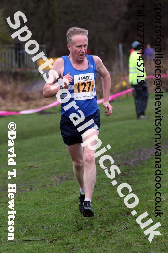 Mens veterans Durham Cathedral Cross Country Relays, Maiden Castle, Durham. Photo: David T. Hewitson/Sports for All Pics